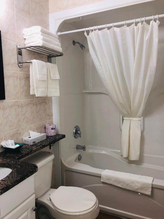 Perth Plaza Inn & Suites Экстерьер фото