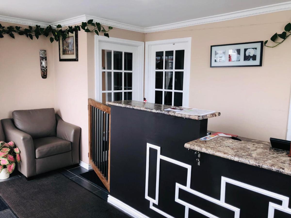 Perth Plaza Inn & Suites Экстерьер фото