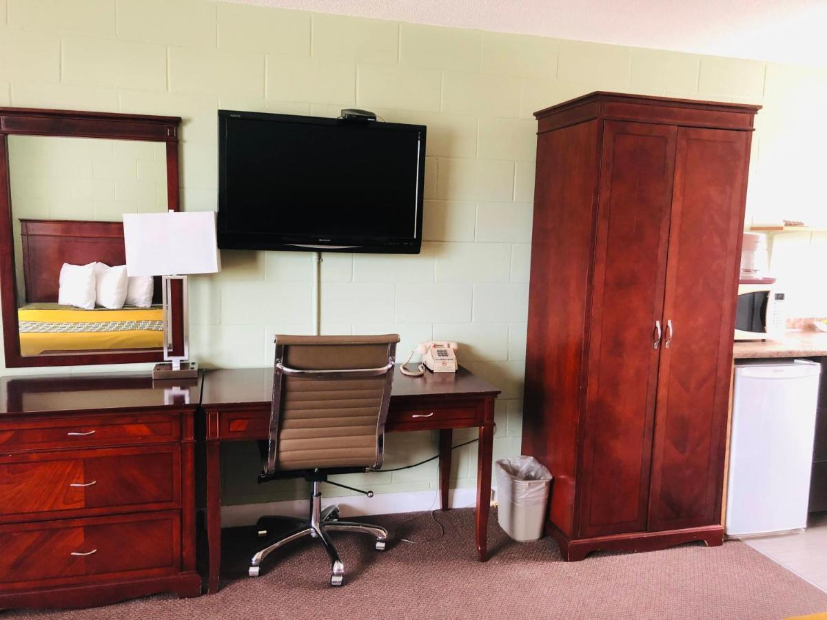 Perth Plaza Inn & Suites Экстерьер фото