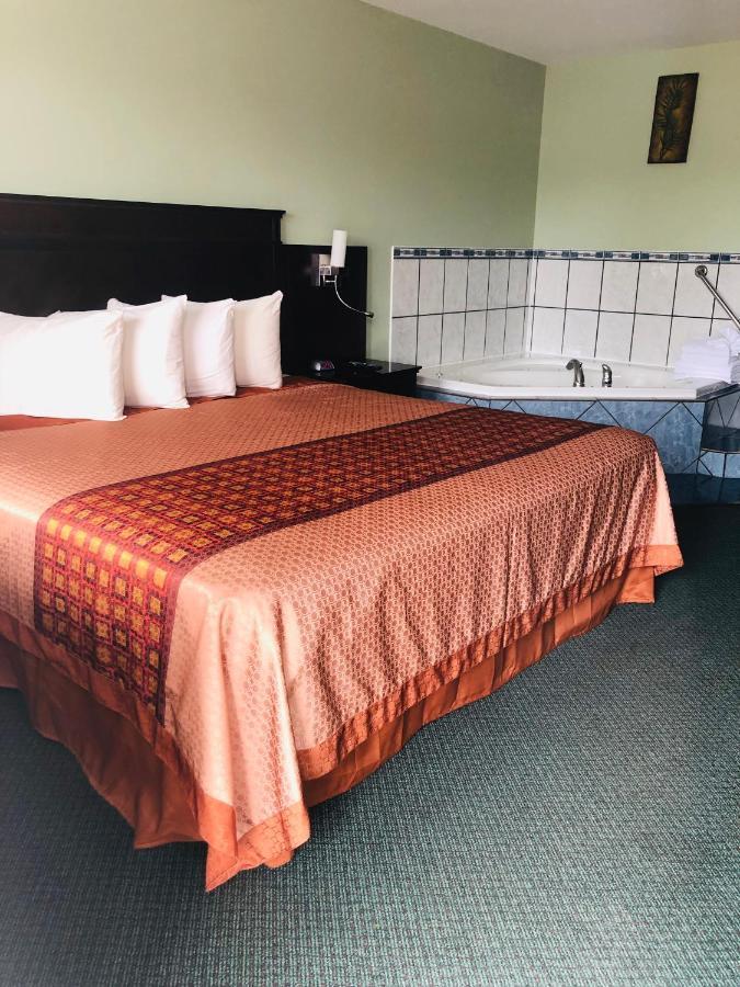 Perth Plaza Inn & Suites Экстерьер фото