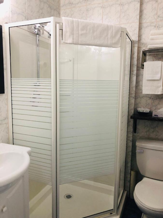 Perth Plaza Inn & Suites Экстерьер фото