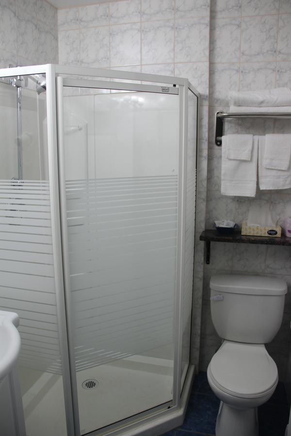 Perth Plaza Inn & Suites Экстерьер фото